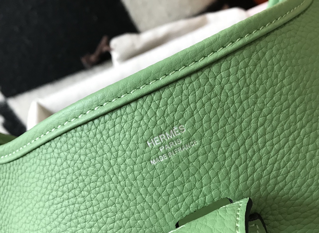 Hermes Evelyne III 29 PM Shoulder Bag In Kiwi Green Clemence Leather